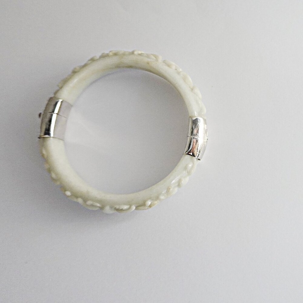 14k White Gold Carved Jade Hinged Bangle Chinese Export